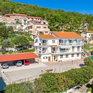 apartments-davor-moscenicka-draga.primorje-gorskikotar.com/