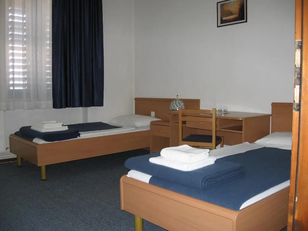 Hotel Veli Joze Pula 2*,  Kroatien